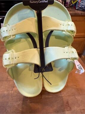 Women’s Sz 10 Adjustable Slide Sandals in Light Green Faux Birkenstocks USA
